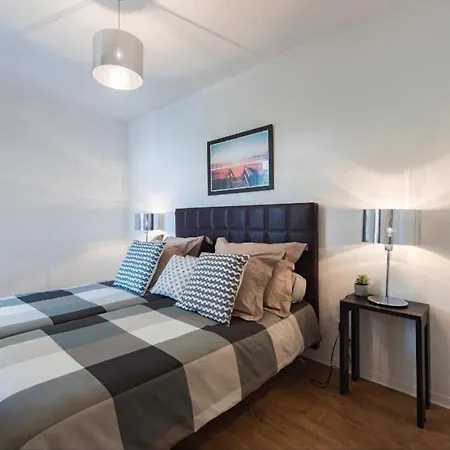 Comfortable With Terrace Apartment *