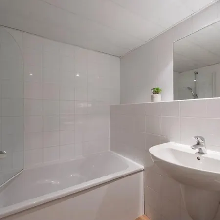 Comfortable With Terrace Apartment